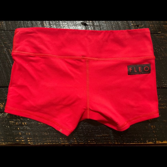 Fleo Pants - Fleo red Workout Shorts